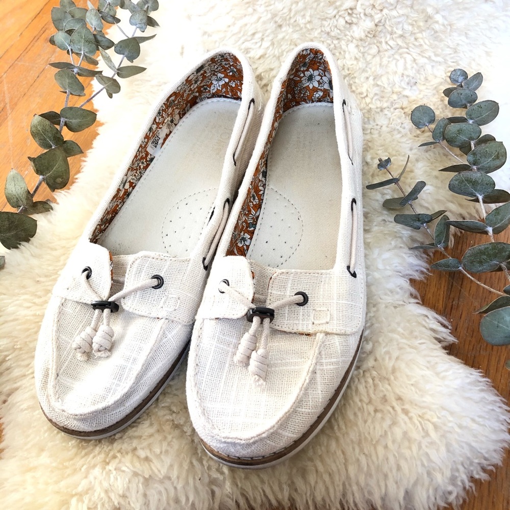 Toms Sperry-Style Loafers Cream Size 8.5
